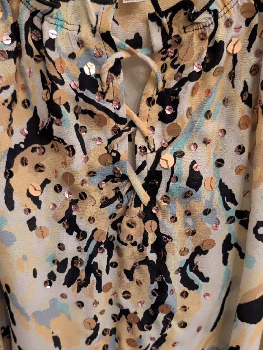 Nicola 90's Brushstroke Tie Front with Sequin Accents Ruffle-Sleeve Top - Size M - Picture 3 of 8